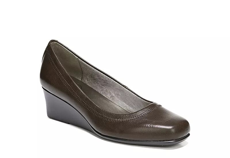 Lifestride Womens Groovy Pump - Dark Tan 1 Lifestride Womens Groovy Pump - Dark Tan