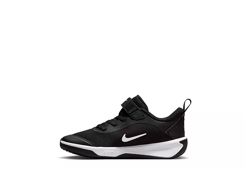 Nike Boys Omni Multi-court Basketball Shoe - Black 3 Nike Boys Omni Multi-court Basketball Shoe - Black - Image 3